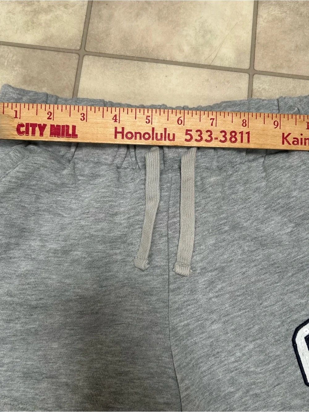 Gap Kids Shorts Girls Large 10 Gray Fleece Sweatshorts Embroidered Sequin Logo